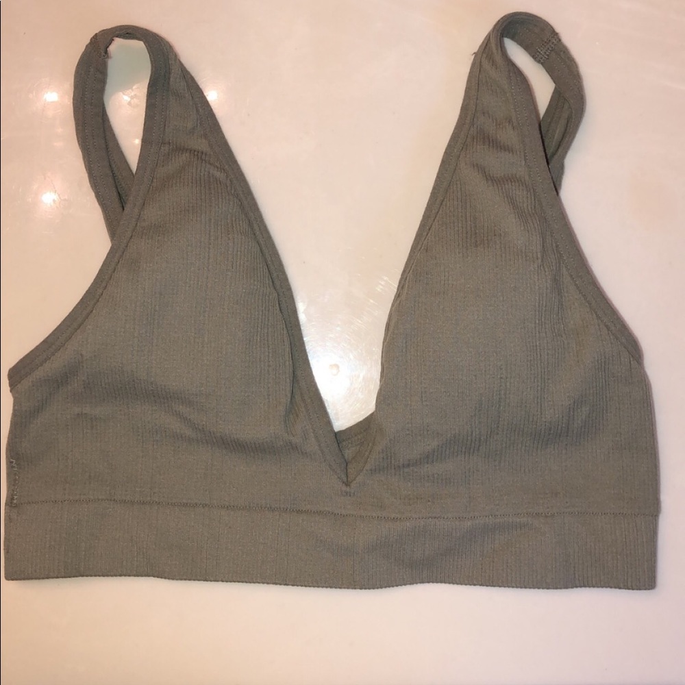 Victoria’s Secret pink sports bra